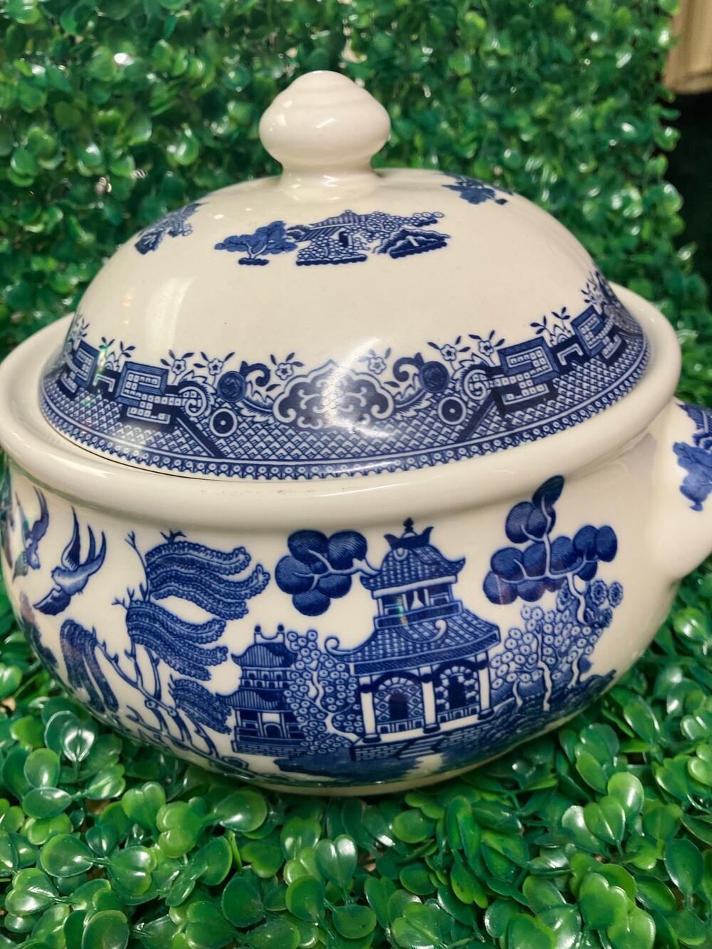 Blue Willow Churchill Serving Bowl with Lid